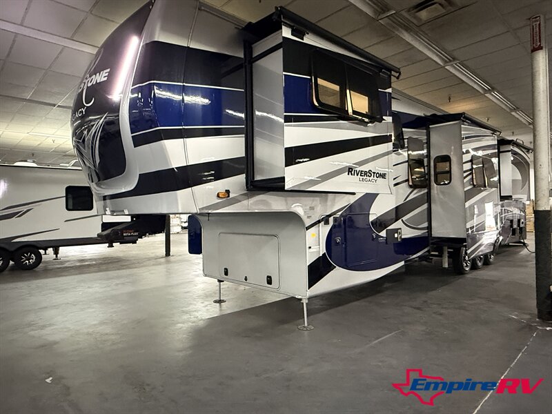 2024 Forest River Riverstone LEGACY 42FSKG   - Photo 1 - Liberty, TX 77575