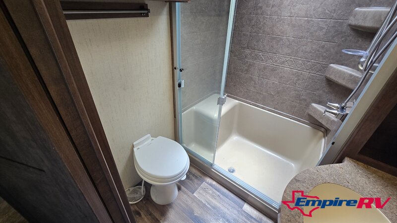 2018 SIERRA 387MKOK - Photo 13 - Liberty, TX 77575