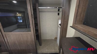 2018 SIERRA 387MKOK   - Photo 9 - Liberty, TX 77575