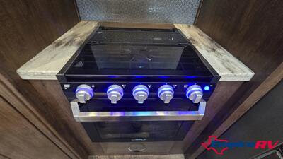 2018 SIERRA 387MKOK   - Photo 24 - Liberty, TX 77575