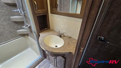 2018 SIERRA 387MKOK   - Photo 14 - Liberty, TX 77575
