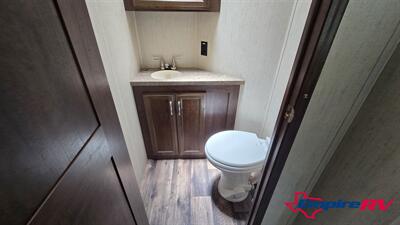 2018 SIERRA 387MKOK   - Photo 34 - Liberty, TX 77575