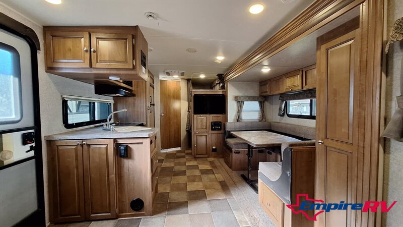 2017 Forest River Flagstaff 25bhs - Photo 6 - Liberty, TX 77575