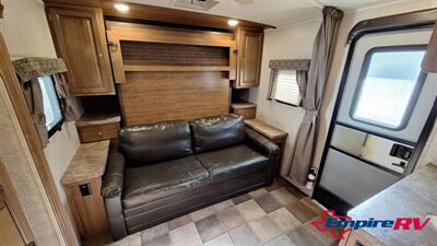 2017 Forest River Flagstaff 25bhs - Photo 12 - Liberty, TX 77575