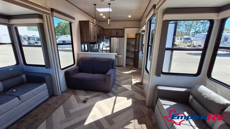 2021 Forest River Salem - Photo 5 - Liberty, TX 77575