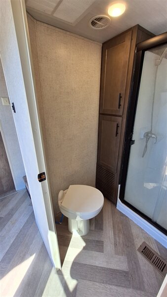 2021 Forest River Salem - Photo 10 - Liberty, TX 77575