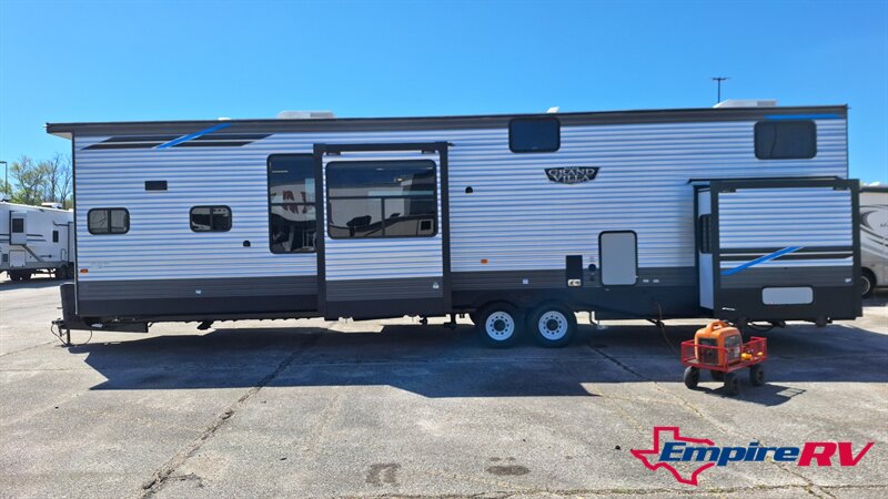 2021 Forest River Salem - Photo 3 - Liberty, TX 77575