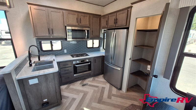 2021 Forest River Salem - Photo 8 - Liberty, TX 77575