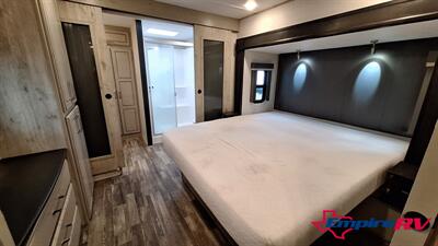 2023 Keystone Alpine   - Photo 16 - Liberty, TX 77575