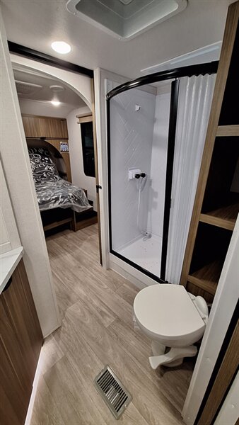 2026 Forest River Salem 300ICE - Photo 17 - Liberty, TX 77575