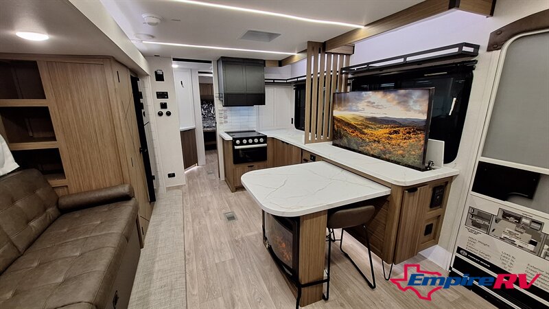 2026 Forest River Salem 300ICE - Photo 8 - Liberty, TX 77575