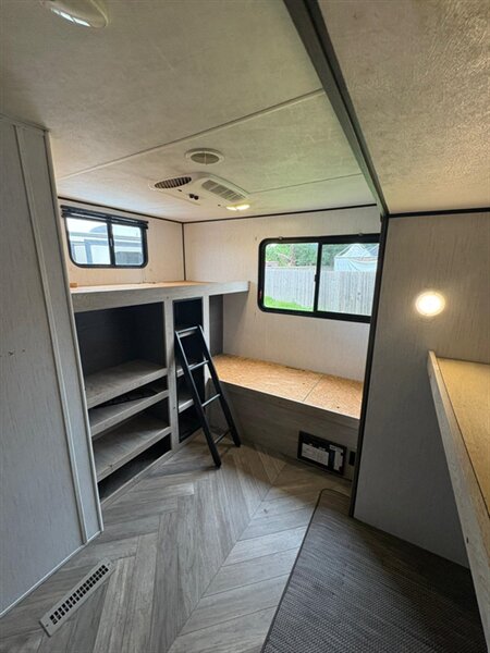 2021 Heartland PROWLER 320BH - Photo 21 - Liberty, TX 77575