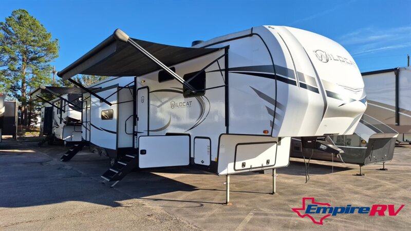  Forest River Wildcat 353BHL  