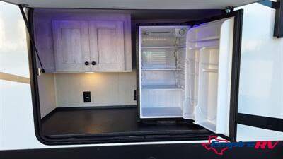  Forest River Wildcat 353BHL   - Photo 6 - Liberty, TX 77575