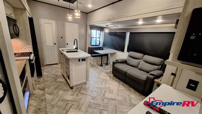  Forest River Wildcat 353BHL   - Photo 8 - Liberty, TX 77575