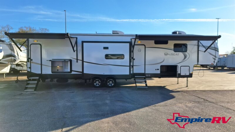  Forest River Wildcat 353BHL  