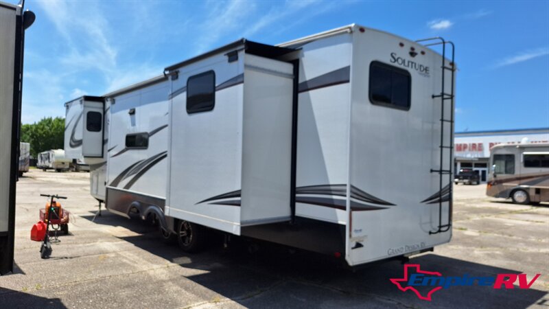 2021 Grand Design Solitude 3740BHR - Photo 4 - Liberty, TX 77575