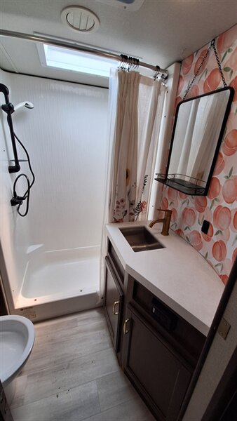 2021 Grand Design Solitude 3740BHR - Photo 17 - Liberty, TX 77575