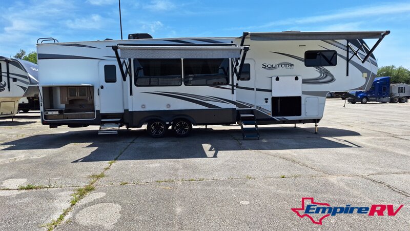 2021 Grand Design Solitude 3740BHR   - Photo 1 - Liberty, TX 77575