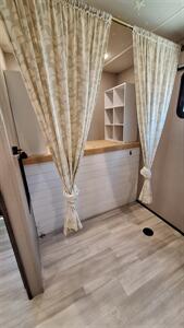2021 Grand Design Solitude 3740BHR - Photo 15 - Liberty, TX 77575