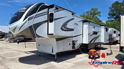2021 Grand Design Solitude 3740BHR - Photo 3 - Liberty, TX 77575