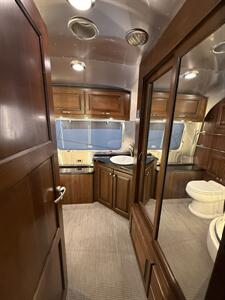 2019 Airstream Classic 33FB - Photo 21 - Oxnard, CA 93030