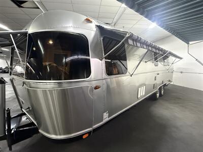 2019 Airstream Classic 33FB - Photo 5 - Oxnard, CA 93030