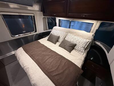 2019 Airstream Classic 33FB - Photo 17 - Oxnard, CA 93030