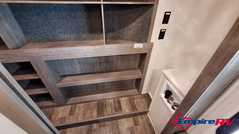 2021 Forest River Cedar Creek - Photo 12 - Liberty, TX 77575