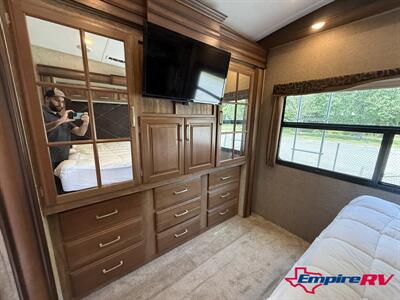 2016 Keystone Montana 3711FL   - Photo 10 - Liberty, TX 77575