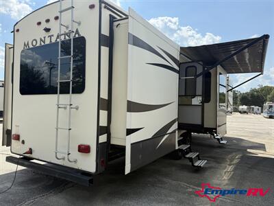 2016 Keystone Montana 3711FL   - Photo 4 - Liberty, TX 77575