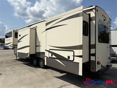 2016 Keystone Montana 3711FL   - Photo 3 - Liberty, TX 77575