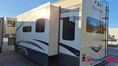 2017 grand design 310GK solitude   - Photo 13 - Liberty, TX 77575