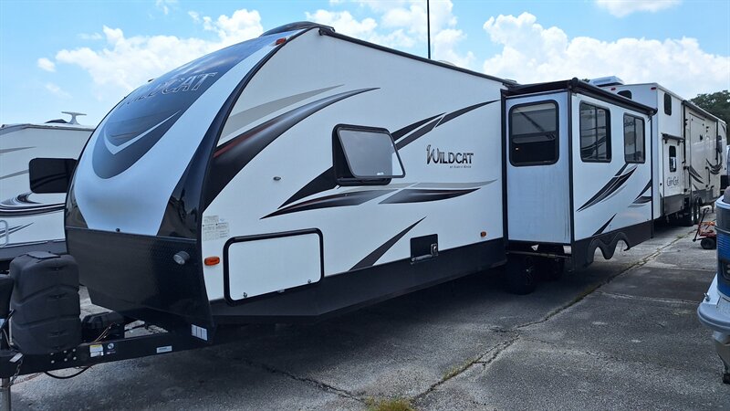 2020 Forest River Wildcat 311RKS - Photo 2 - Liberty, TX 77575