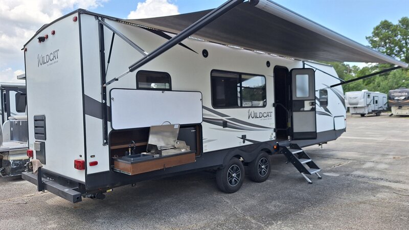 2020 Forest River Wildcat 311RKS - Photo 4 - Liberty, TX 77575