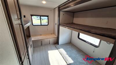 2021 Keystone HIDEOUT 318BR - Photo 15 - Liberty, TX 77575