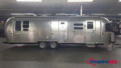 2020 Airstream Flying Cloud 30RB   - Photo 4 - Liberty, TX 77575