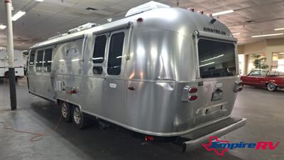 2020 Airstream Flying Cloud 30RB   - Photo 3 - Liberty, TX 77575
