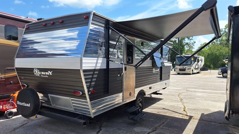 2019 Heartland TERRY CLASSIC V22 - Photo 4 - Liberty, TX 77575
