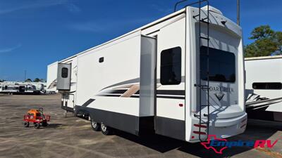 2021 Forest River CEDAR CREEK 38EL   - Photo 3 - Liberty, TX 77575