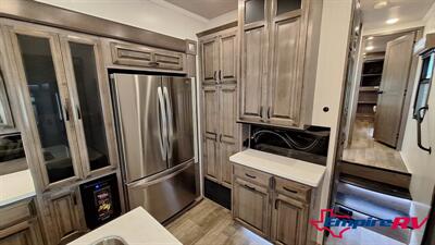 2021 Forest River CEDAR CREEK 38EL   - Photo 14 - Liberty, TX 77575