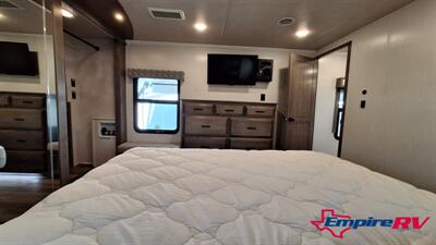 2021 Forest River CEDAR CREEK 38EL   - Photo 18 - Liberty, TX 77575