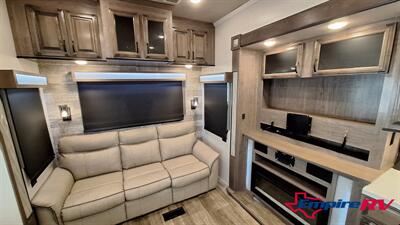 2021 Forest River CEDAR CREEK 38EL   - Photo 13 - Liberty, TX 77575