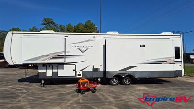 2021 Forest River CEDAR CREEK 38EL   - Photo 2 - Liberty, TX 77575
