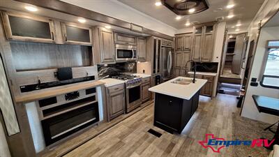 2021 Forest River CEDAR CREEK 38EL   - Photo 11 - Liberty, TX 77575