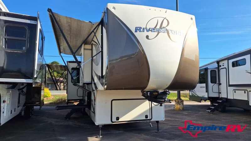 2019 Forest River RIVERSTONE 39RKFB - Photo 3 - Liberty, TX 77575