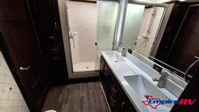 2019 Forest River RIVERSTONE 39RKFB   - Photo 16 - Liberty, TX 77575