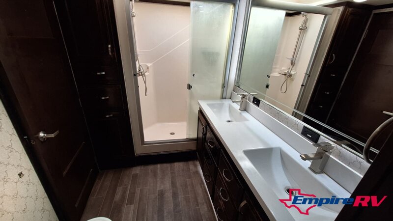 2019 Forest River RIVERSTONE 39RKFB - Photo 16 - Liberty, TX 77575