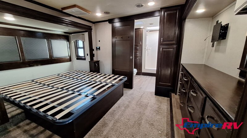 2019 Forest River RIVERSTONE 39RKFB - Photo 15 - Liberty, TX 77575
