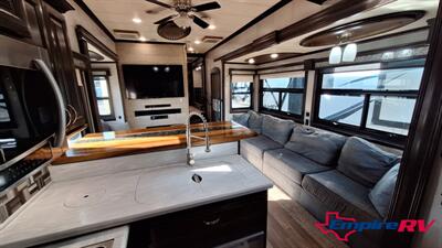 2019 Forest River RIVERSTONE 39RKFB   - Photo 13 - Liberty, TX 77575